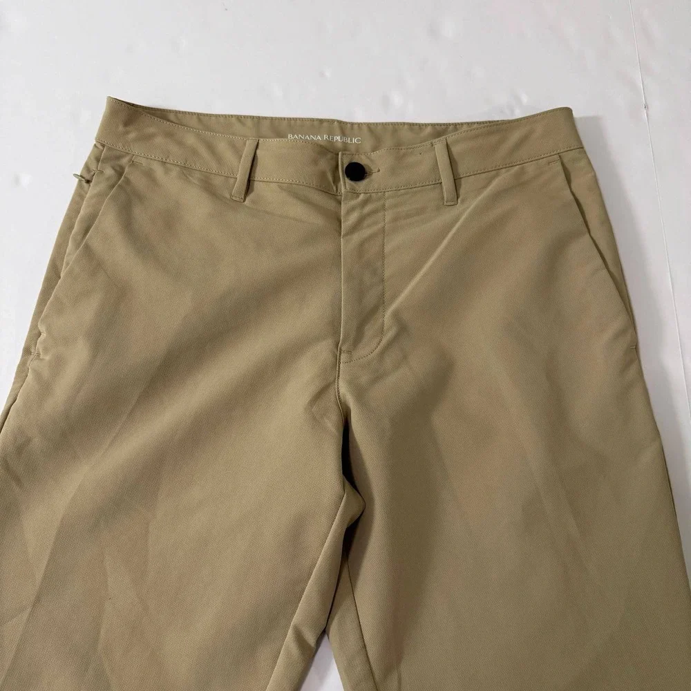 Banana Republic Core Temp Slim Fit Chino Pants Mens 32x32 Khaki Tan 1557516